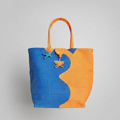 Tote Bag Africana XL – Plástico Reciclado Tejido a Mano (Azul/Naranja)