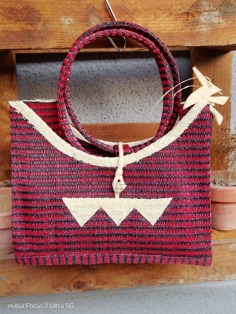 Bolso Mediano plástico reciclado (Rojo/beige)
