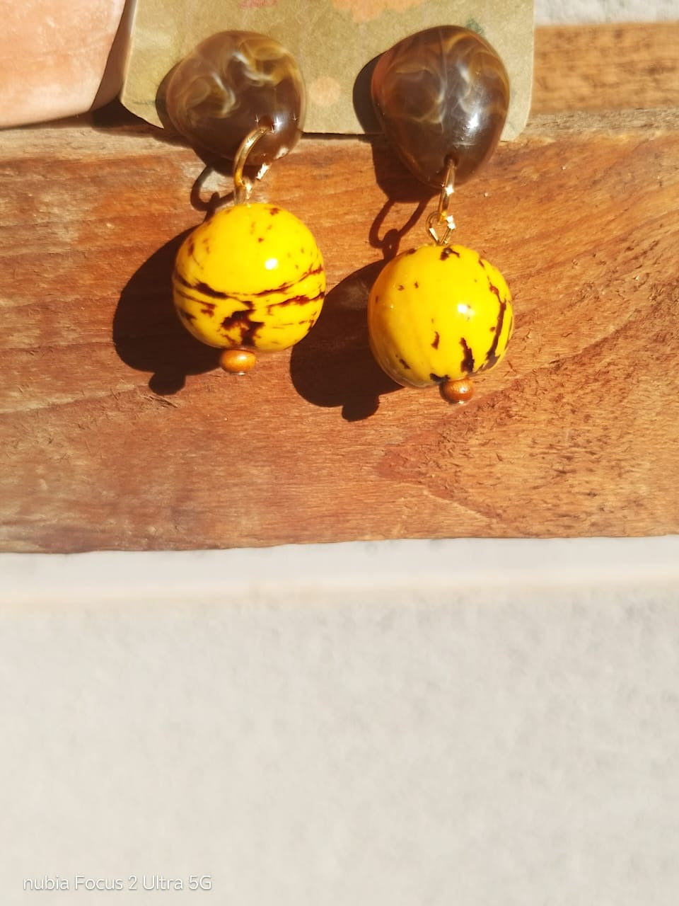 Pendientes Kwaleon · Tagua Amarilla