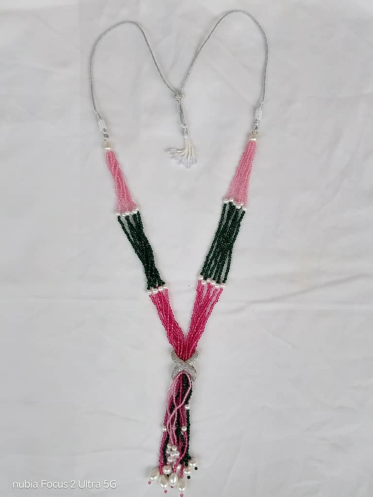 Collar Étnico Multihilo con Cristal y Borla – Hecho a Mano