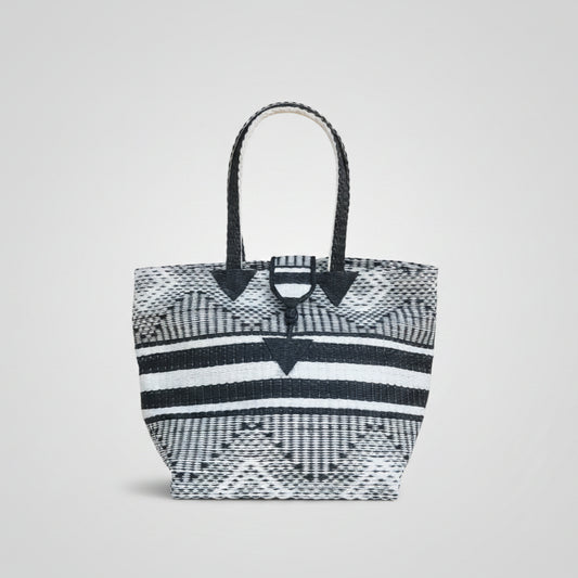 Tote Bag Africana XL – Plástico Reciclado Tejido a Mano (Blanco/Negro)