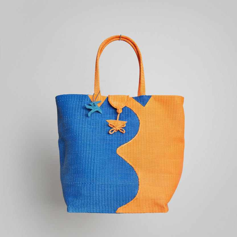 Tote Bag Africana XL – Plástico Reciclado Tejido a Mano (Azul/Naranja)