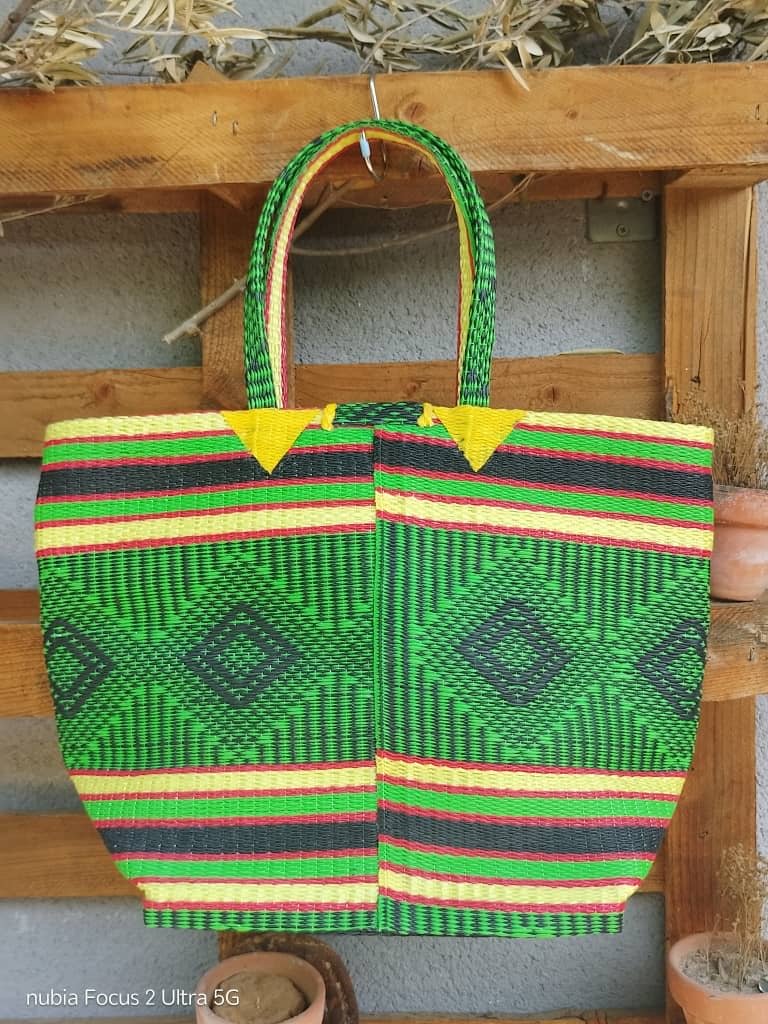 Tote Bag Africana XL – Plástico Reciclado Tejido a Mano (Verde/Kwaleon) - KWALEON